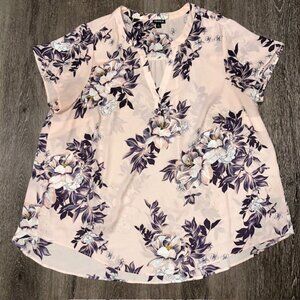 Torrid Size 1 Womens Pink Lightweight Blouse Top XL 1XL Floral V Neck